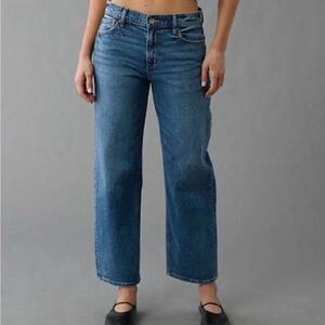 American Eagle Outfitters Women's Straight Leg Jeans - Medium Blue